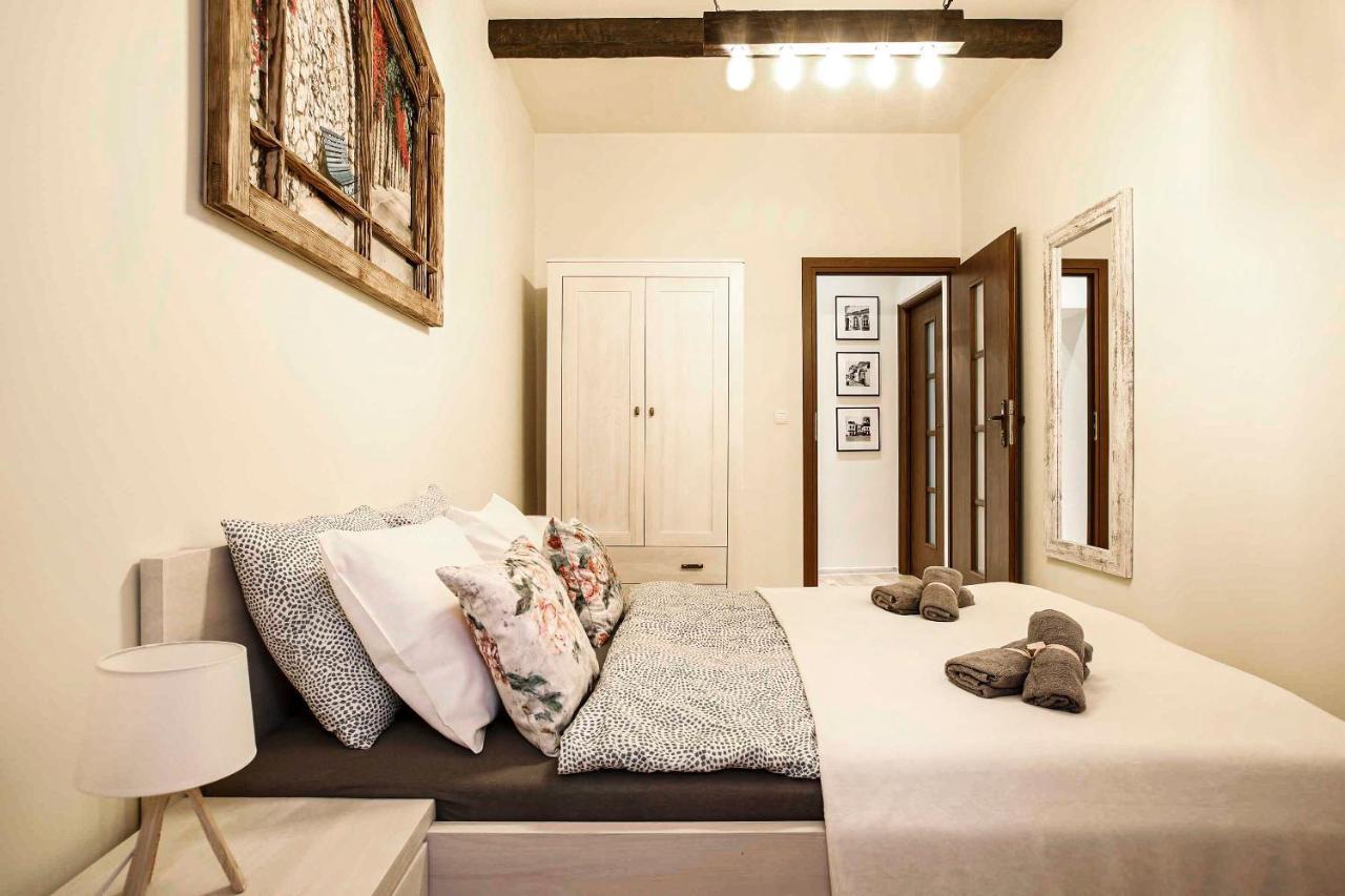2-Room Apartment With Kitchen, Heart Of Cracow Old Town Krakow Dış mekan fotoğraf